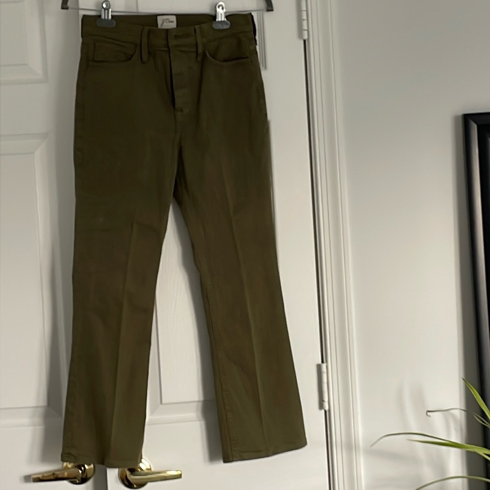 Olive green, Demi boot crop pant, size 26 lightly worn, very good condition
